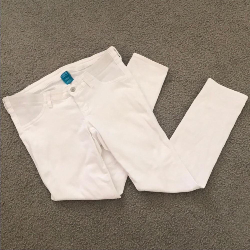 Old Navy White Maternity Skinny Jeans